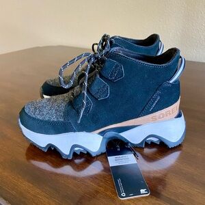 SOREL Women’s Kinetic Bootie, Size 6, fits like 6.5